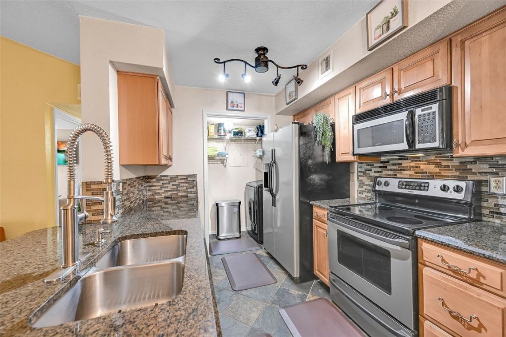 875 Riverside Drive, Unit 732, Coral Springs, FL 33071 Photo