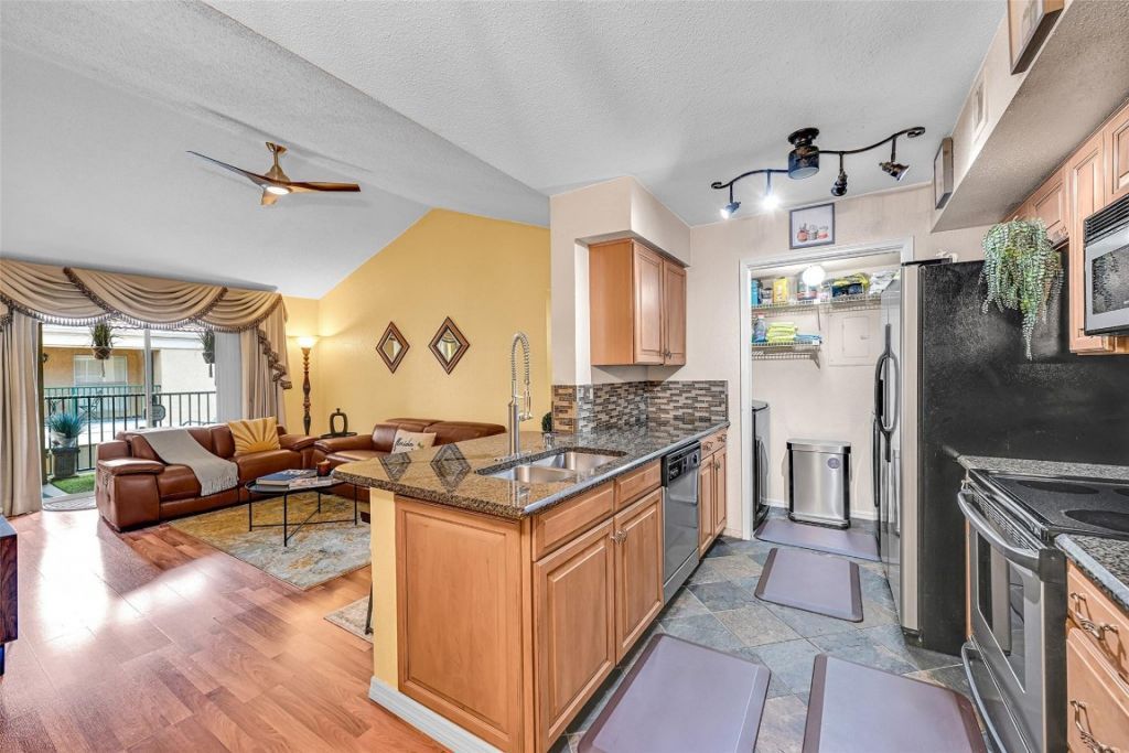 875 Riverside Drive, Unit 732, Coral Springs, FL 33071 Photo