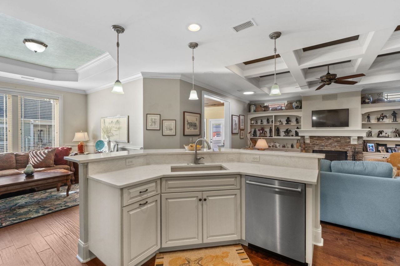 4228 Ravenwood Dr. Photo 14