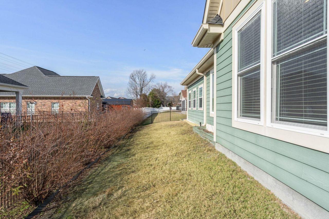 4228 Ravenwood Dr. Photo 20