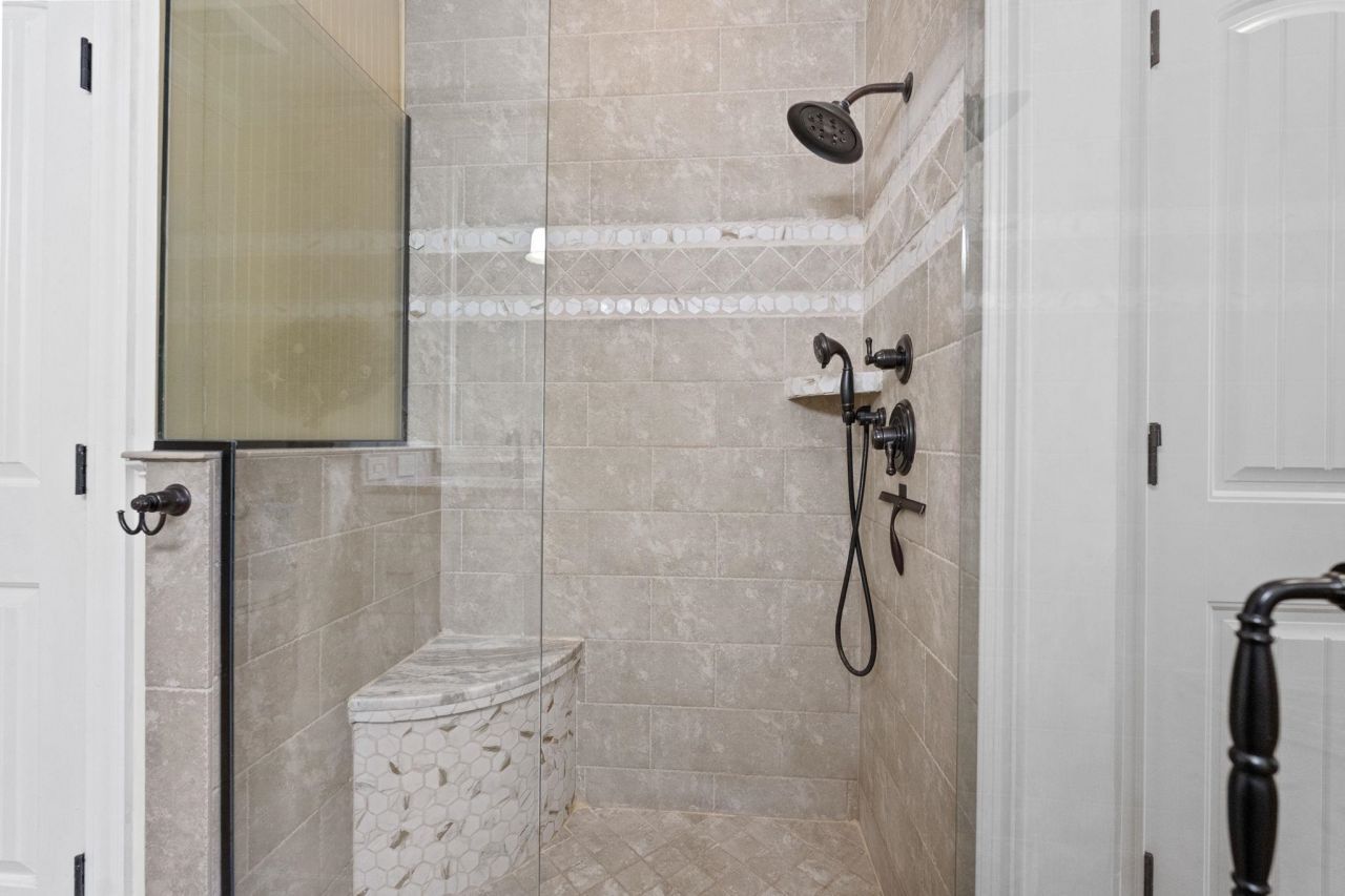 4228 Ravenwood Dr. Photo 25