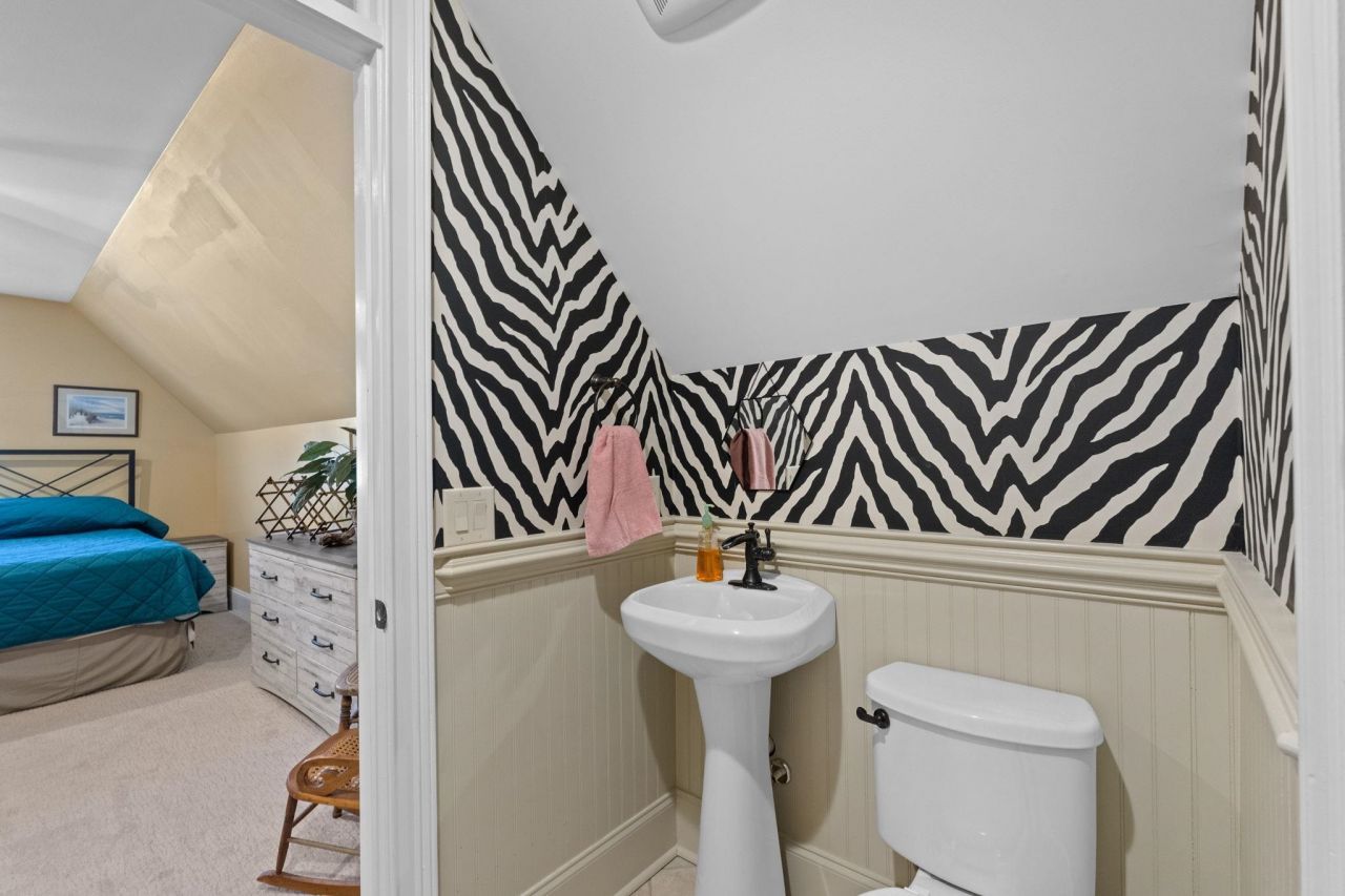 4228 Ravenwood Dr. Photo 32