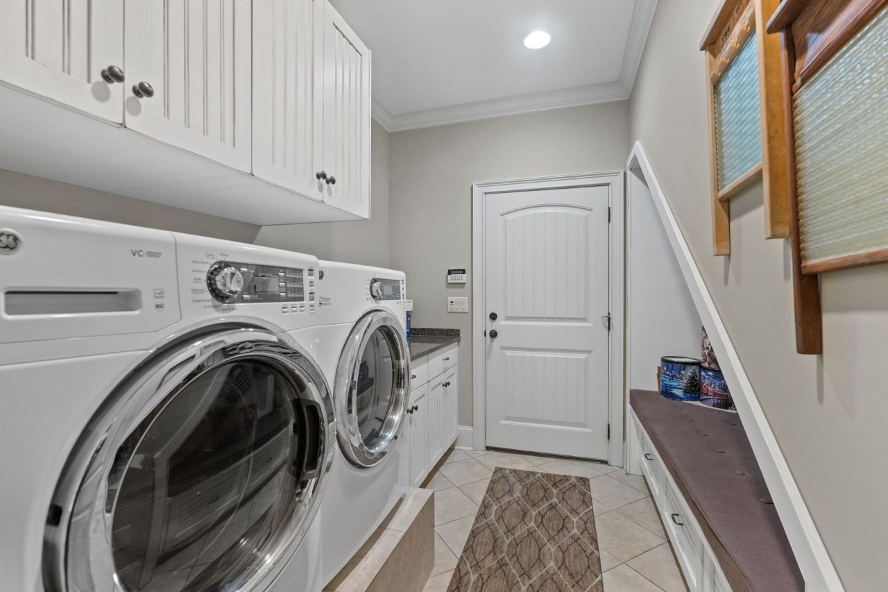 4228 Ravenwood Dr. Photo 33