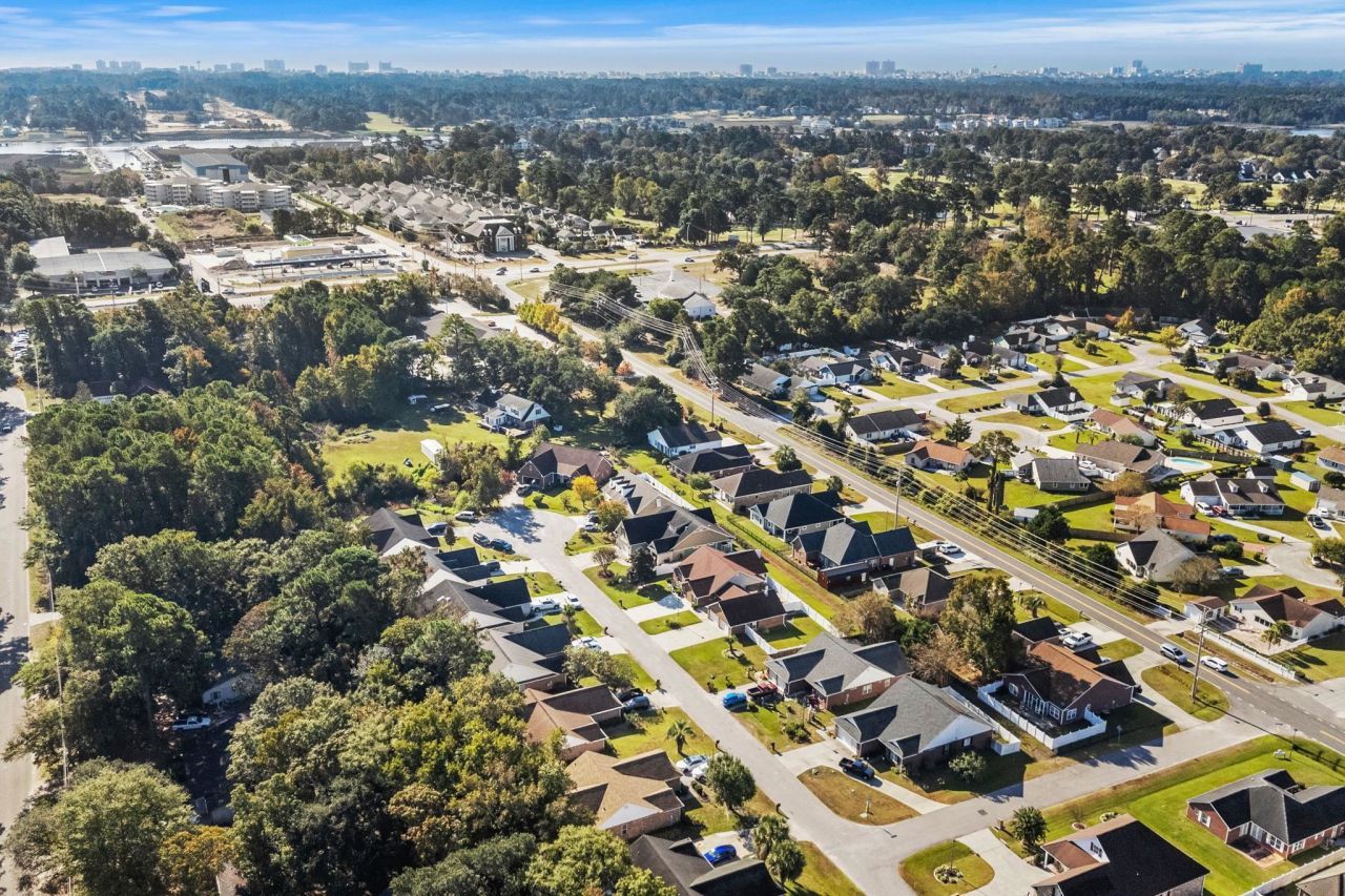 4228 Ravenwood Dr. Photo 39