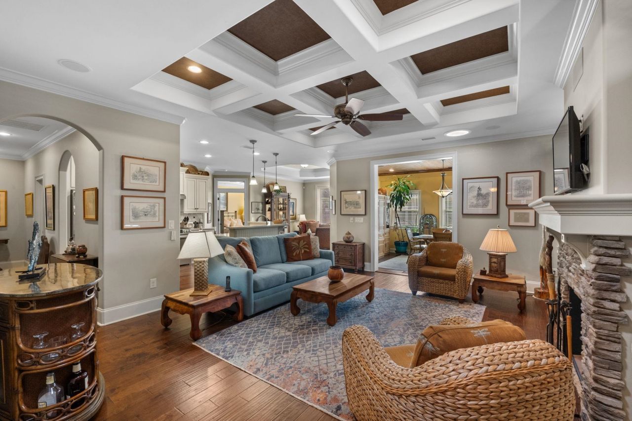 4228 Ravenwood Dr. Photo 7