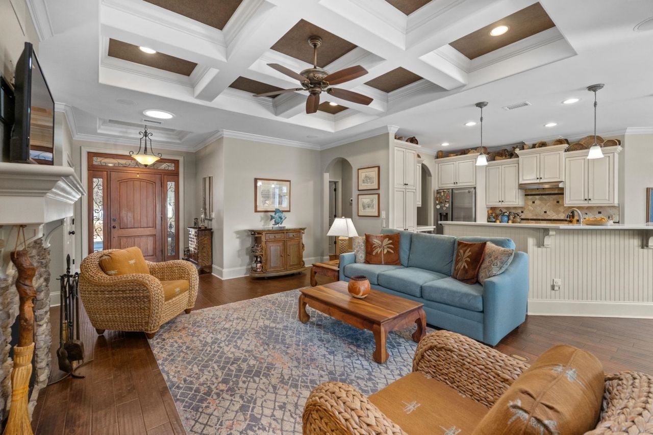 4228 Ravenwood Dr. Photo 9