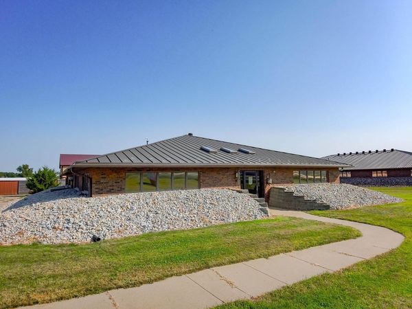 1801 W D Street, Vinton, IA 52349