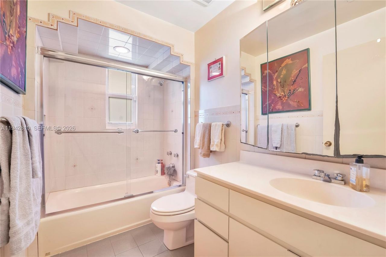 2496-2490 Abaco Ave, Miami, FL 33133 Photo