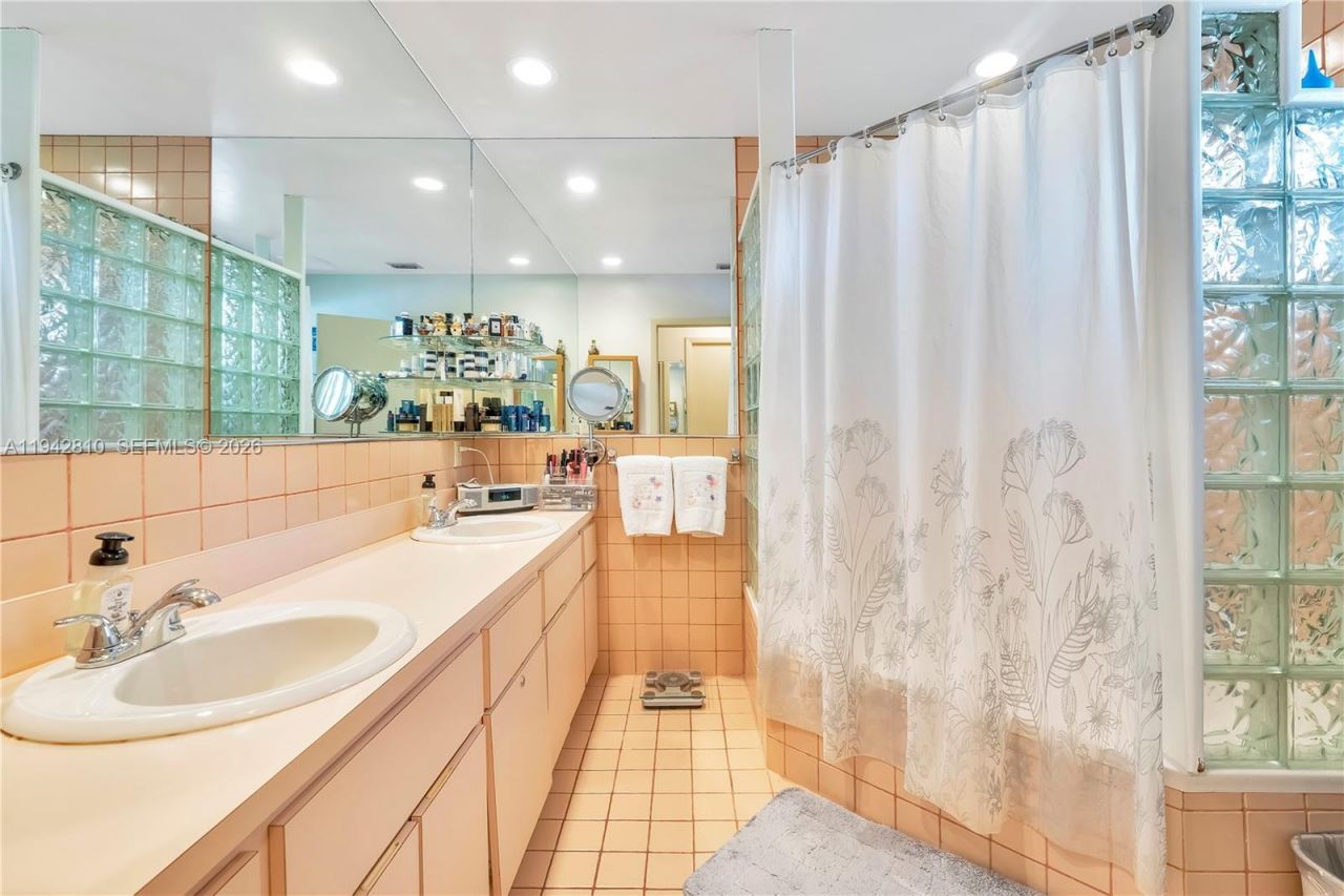 2496 Abaco Ave, Miami, FL 33133 Photo