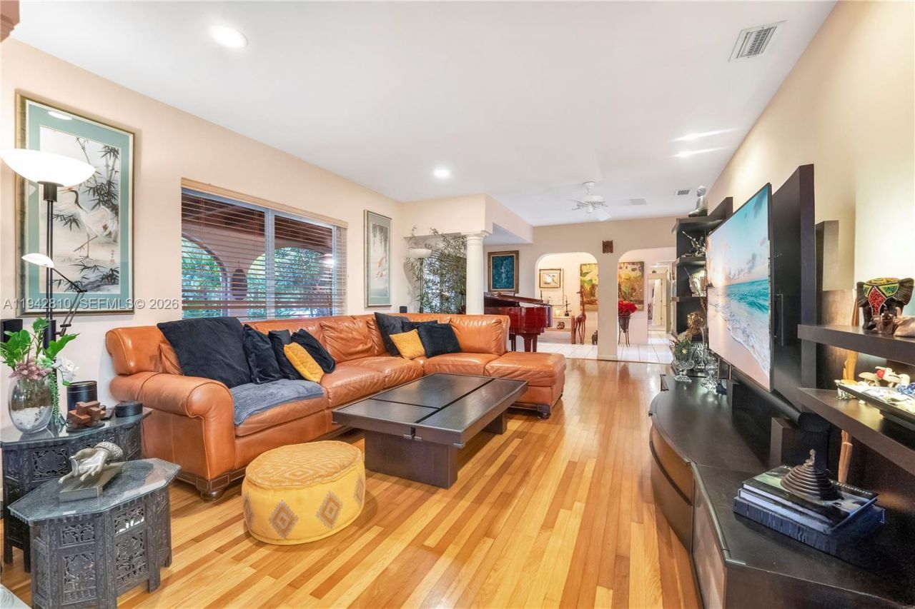 2496-2490 Abaco Ave, Miami, FL 33133 Photo