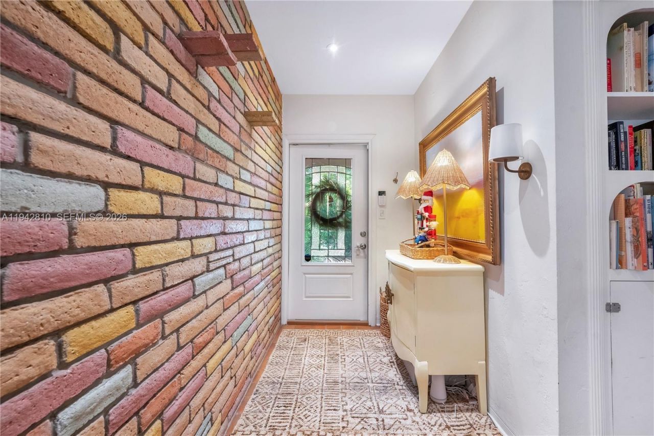 2496-2490 Abaco Ave, Miami, FL 33133 Photo