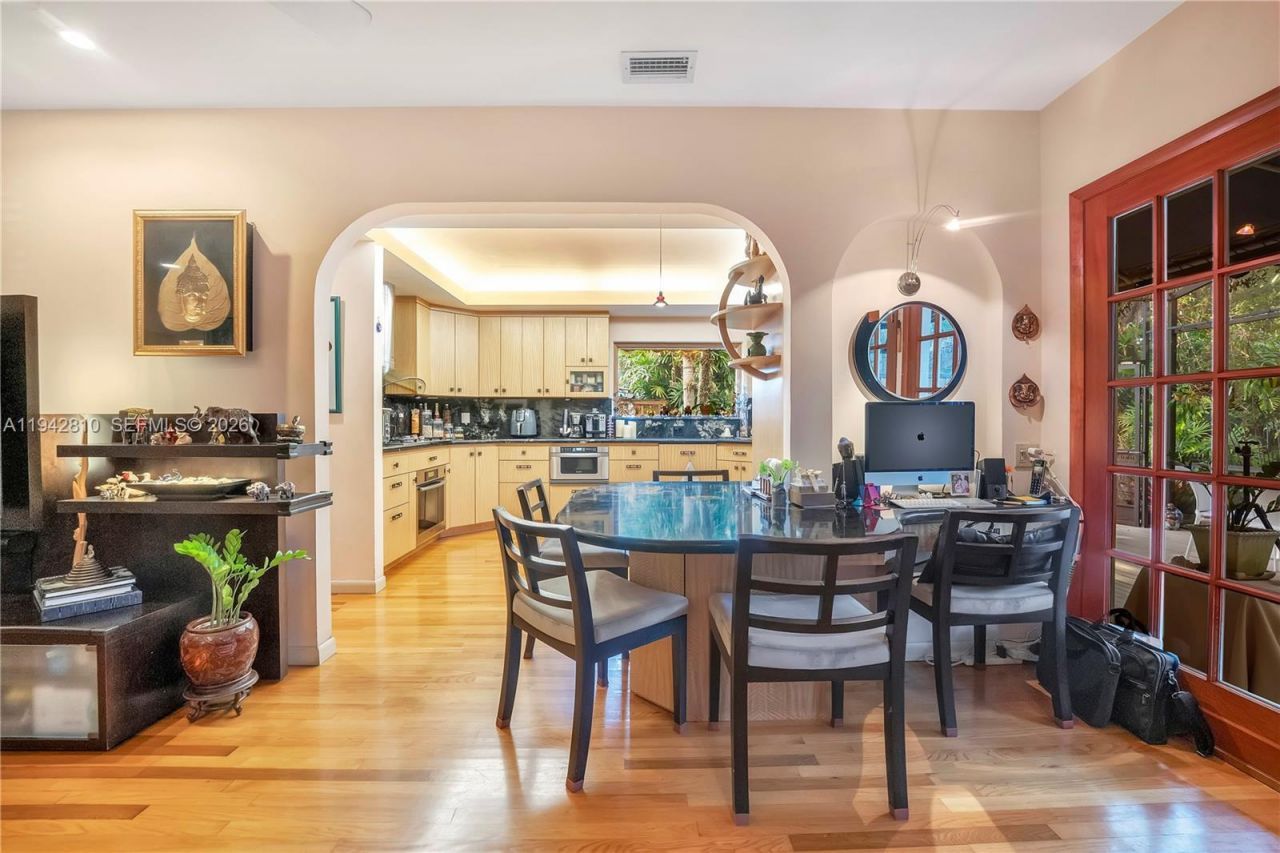 2496-2490 Abaco Ave, Miami, FL 33133 Photo