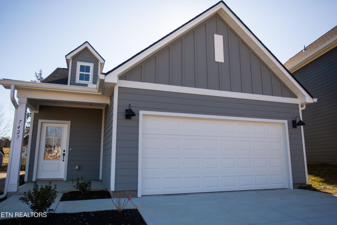 7427 Sun Blossom Lane, Knoxville, TN 37924 Main Photo