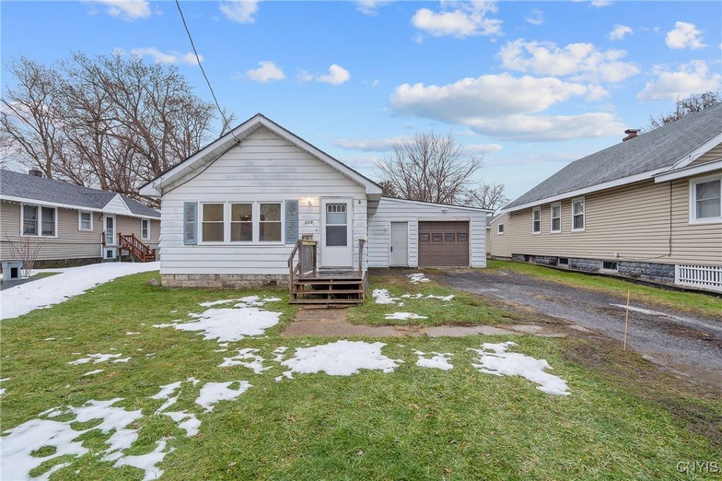 302 Richfield Boulevard, Syracuse, NY 13211 Main Photo