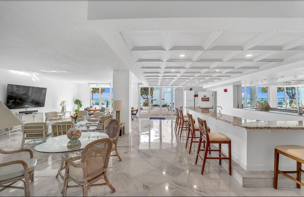 1057 Hillsboro Mile, Unit 411, Hillsboro Beach, FL 33062 Photo