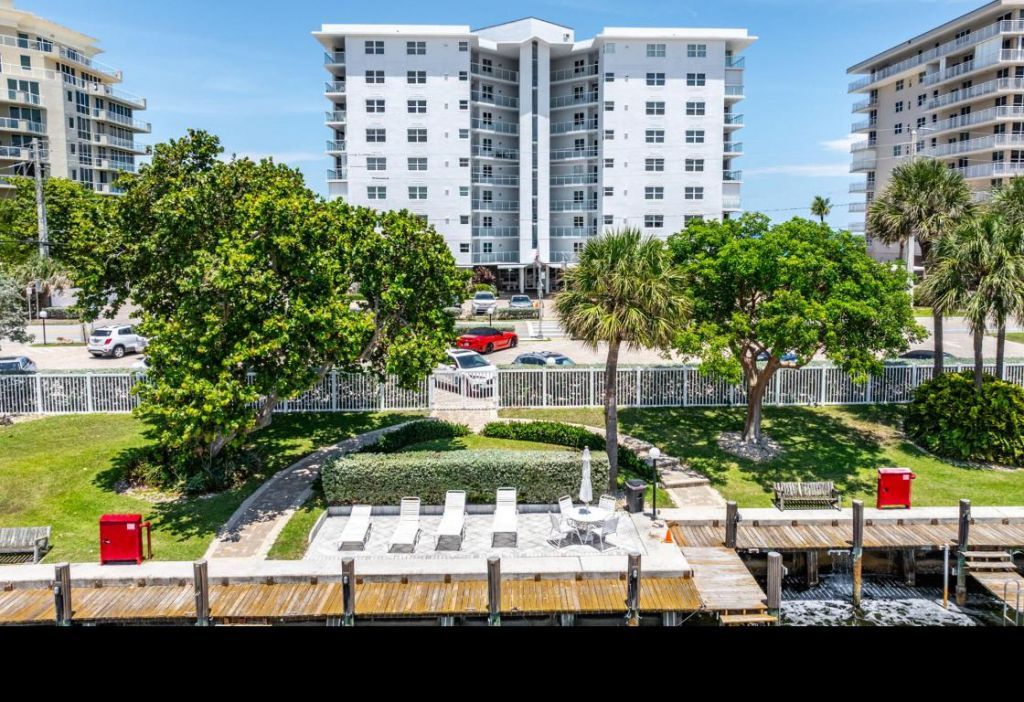 1057 Hillsboro Mile, Unit 411, Hillsboro Beach, FL 33062 Photo
