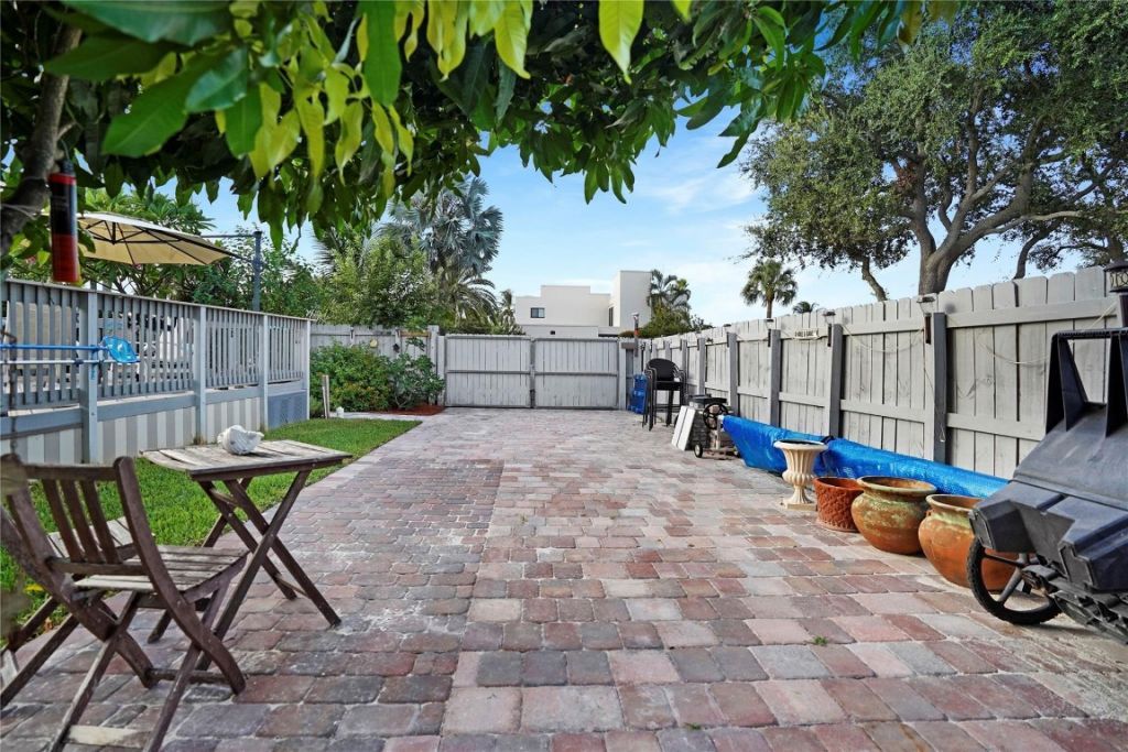 954 NE 26th Avenue, Pompano Beach, FL 33062 Photo