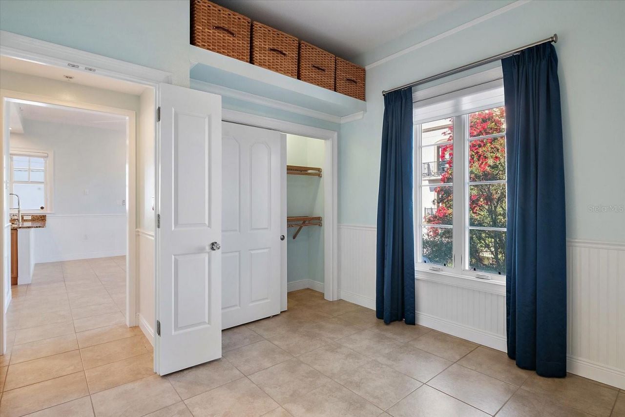 445 N Orange Avenue, Unit 210, Sarasota, FL 34236 Photo