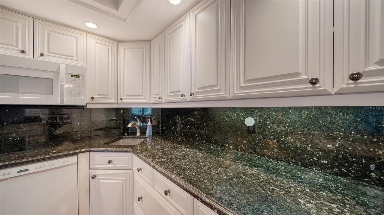 800 Benjamin Franklin Drive, Unit 202, Sarasota, FL 34236 Photo