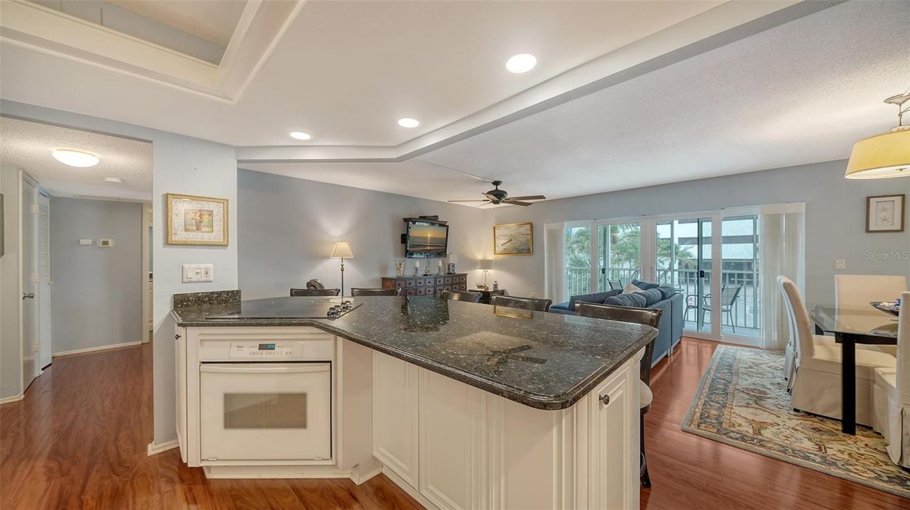 800 Benjamin Franklin Drive, Unit 202, Sarasota, FL 34236 Photo