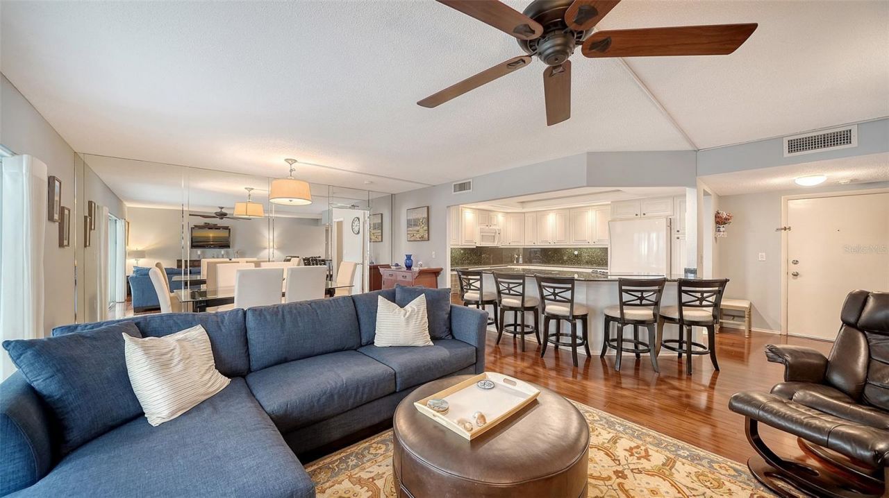 800 Benjamin Franklin Drive, Unit 202, Sarasota, FL 34236 Photo