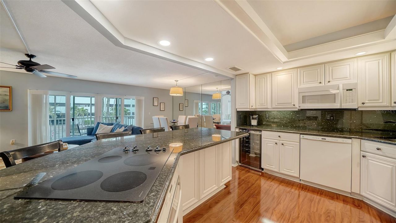 800 Benjamin Franklin Drive, Unit 202, Sarasota, FL 34236 Photo