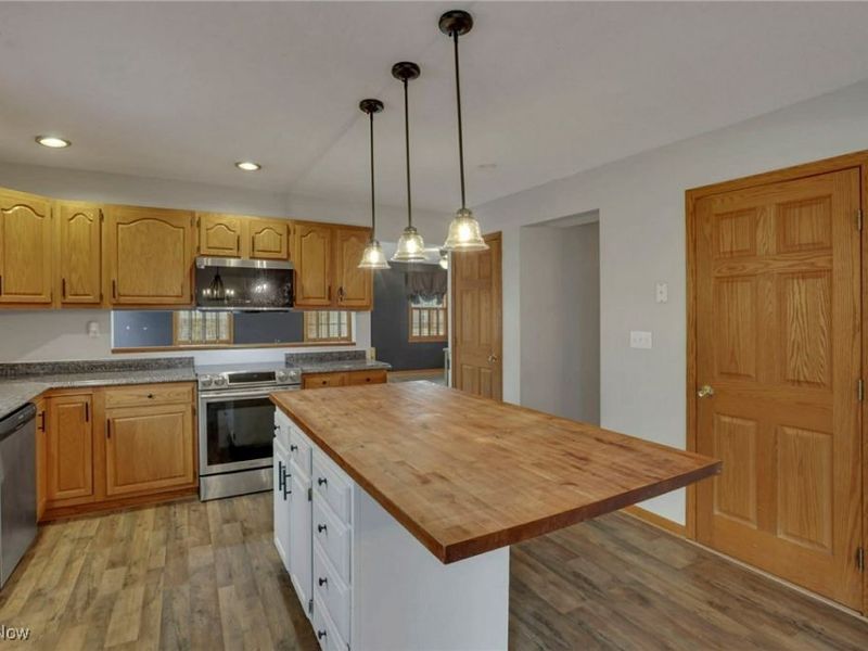 390 Spring Valley Drive, Zanesville, OH 43701 Photo 11