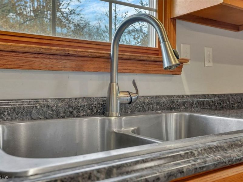 390 Spring Valley Drive, Zanesville, OH 43701 Photo 13