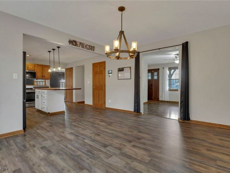 390 Spring Valley Drive, Zanesville, OH 43701 Photo 8