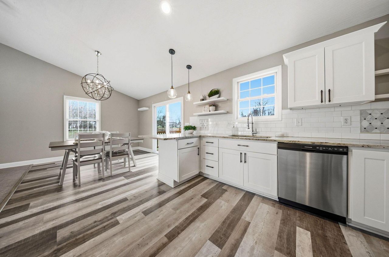 102 White Road, Centerburg, OH 43011 Main Photo