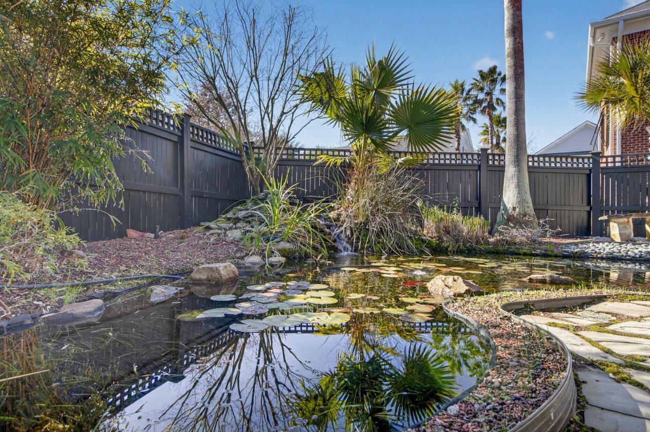 75 Delahow Street Photo 75