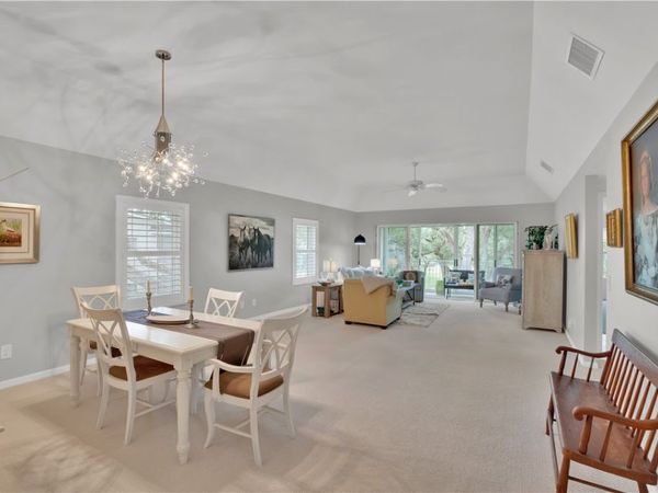 103 W Park Shores Circle, Unit 10W, Vero Beach, FL 32963