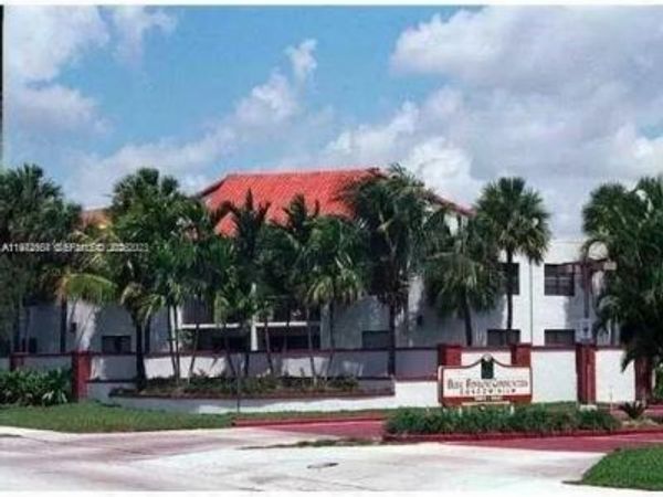9421 Fontainebleau Blvd, Unit 204, Miami, FL 33172