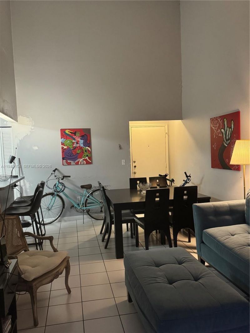 9421 Fontainebleau Blvd, Unit 204, Miami, FL 33172 Photo