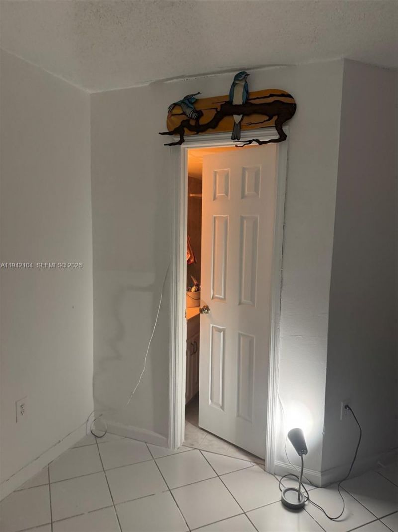 9421 Fontainebleau Blvd, Unit 204, Miami, FL 33172 Photo