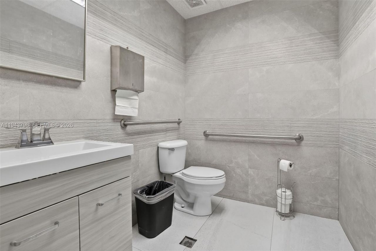 1007 Shotgun Rd, Sunrise, FL 33326 Photo