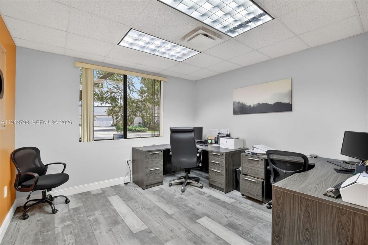 1007 Shotgun Rd, Sunrise, FL 33326 Photo