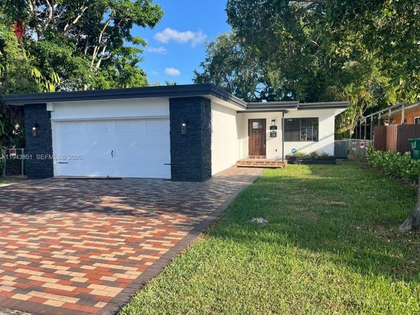 6330 SW 34th St , Miami, FL 33155