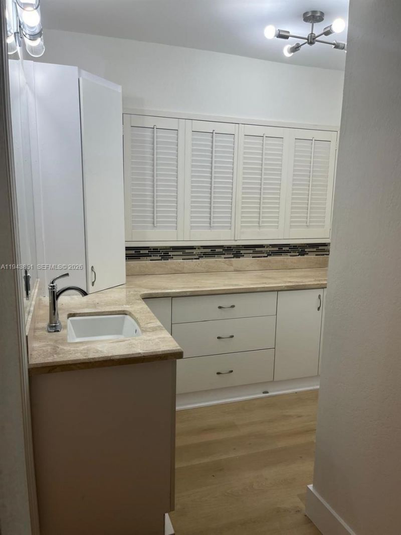 6330 SW 34th St , Miami, FL 33155 Photo