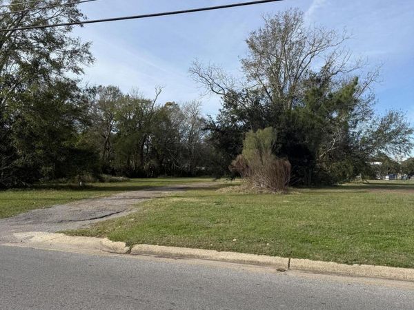 Nsn Ingalls Avenue, Pascagoula, MS 39581