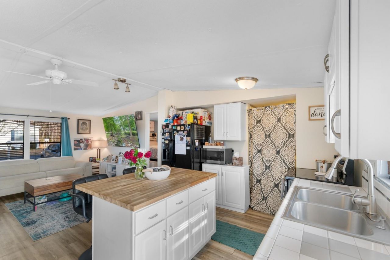 876 Old Magnolia Dr. Photo 5