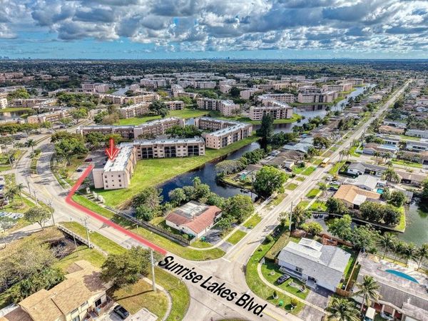 10466 Sunrise Lakes Blvd, Unit 312, Sunrise, FL 33322