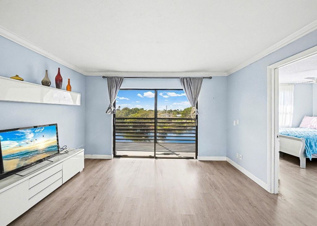 10466 Sunrise Lakes Boulevard, Unit 312, Sunrise, FL 33322 Photo