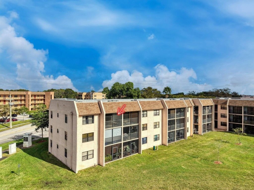 10466 Sunrise Lakes Boulevard, Unit 312, Sunrise, FL 33322 Photo