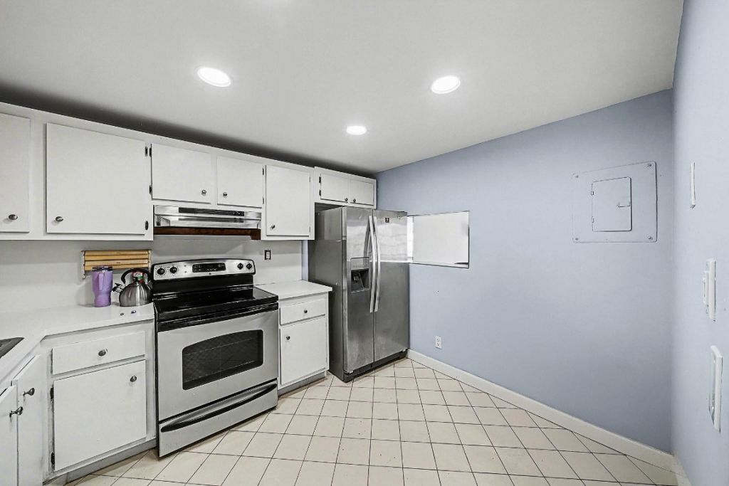 10466 Sunrise Lakes Boulevard, Unit 312, Sunrise, FL 33322 Photo