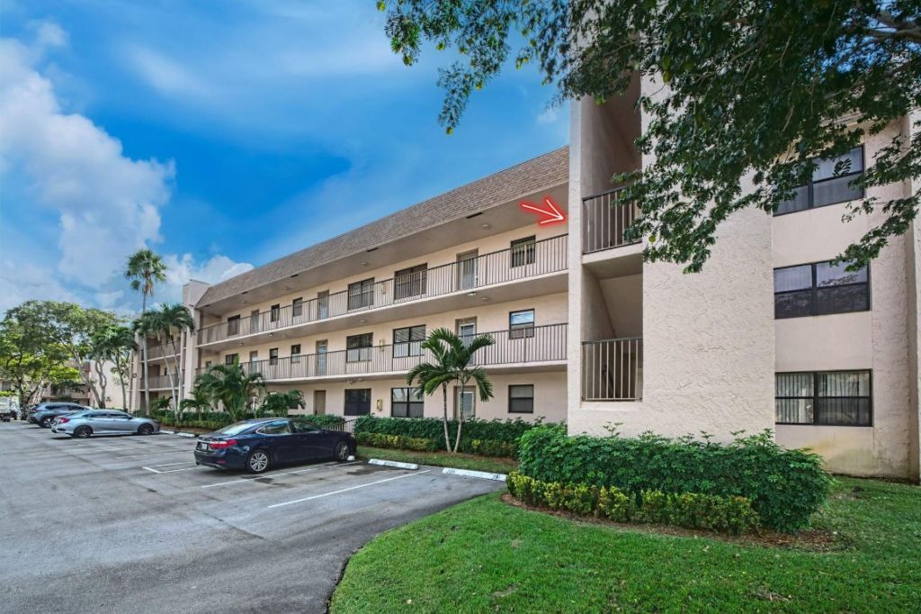 10466 Sunrise Lakes Boulevard, Unit 312, Sunrise, FL 33322 Photo