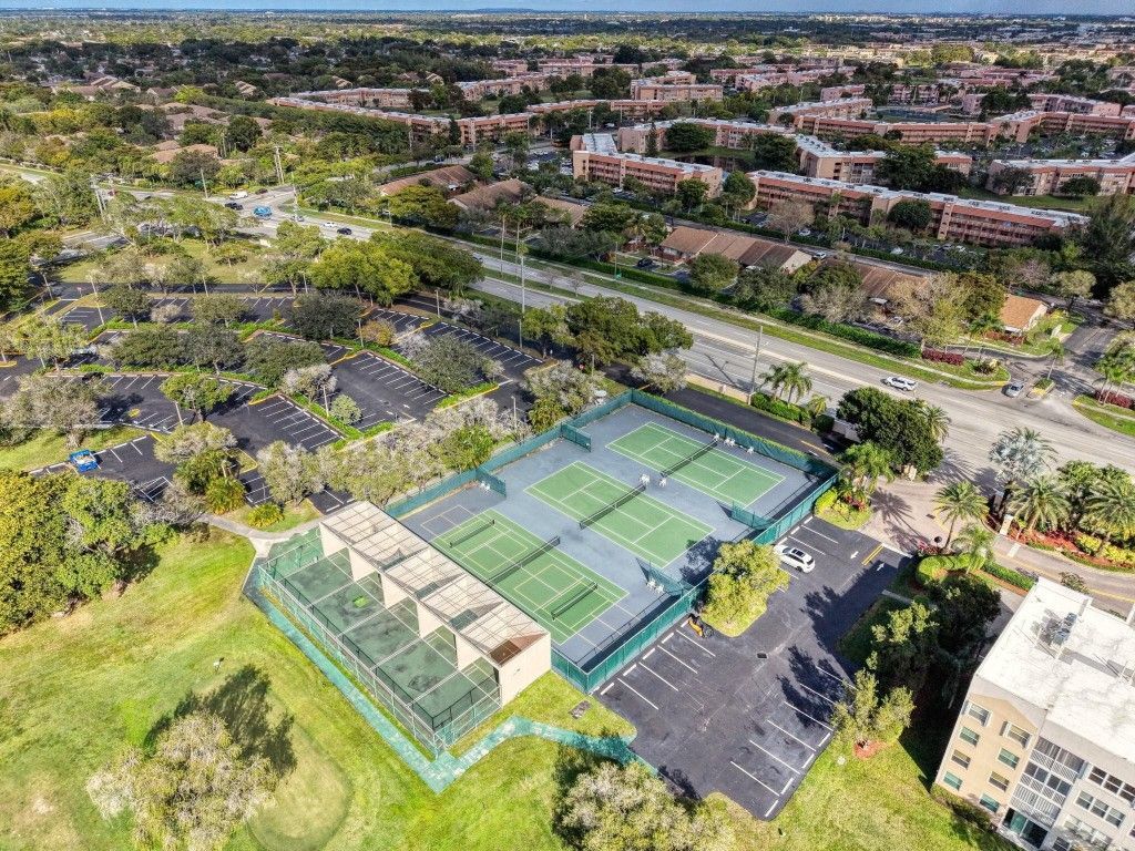 10466 Sunrise Lakes Boulevard, Unit 312, Sunrise, FL 33322 Photo