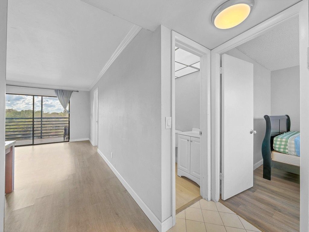 10466 Sunrise Lakes Boulevard, Unit 312, Sunrise, FL 33322 Photo