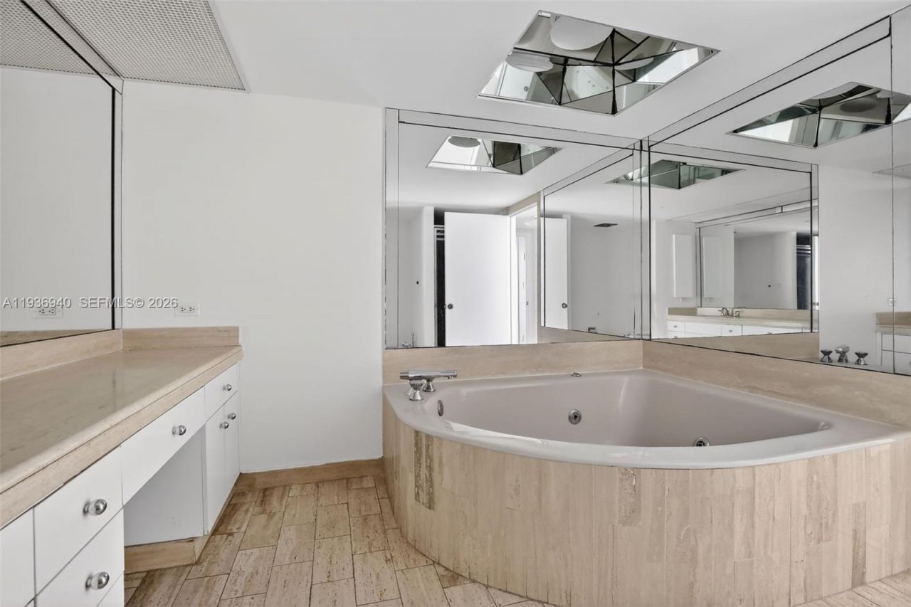 19707 Turnberry Way, Unit 7F, Aventura, FL 33180 Photo