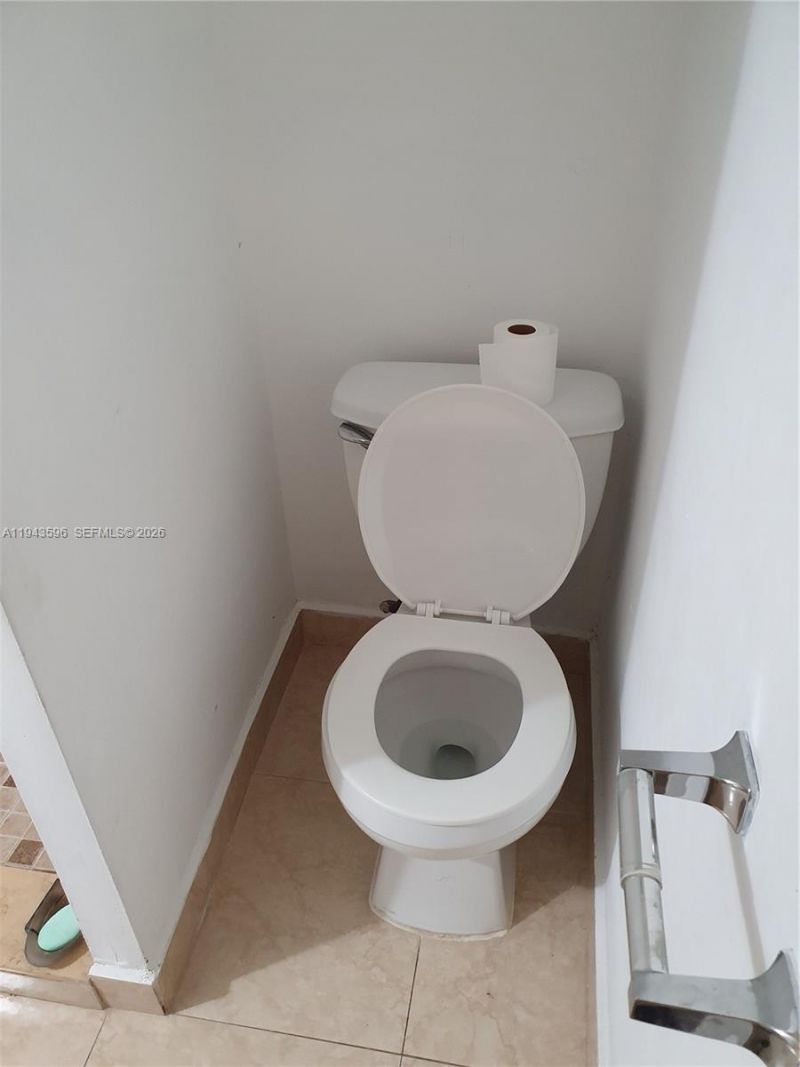 1921 SW 107th Ave, Unit 504, Miami, FL 33165 Photo